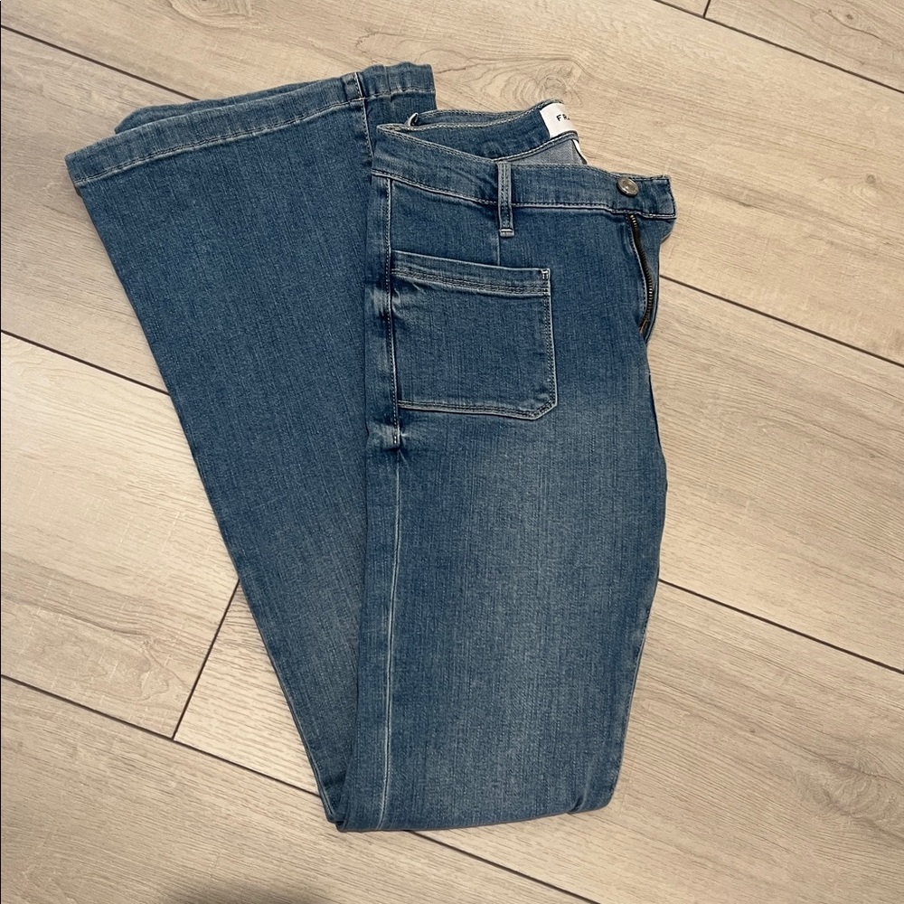 Frame Le Bardot Jonah Flare Jeans - Picture 4 of 7